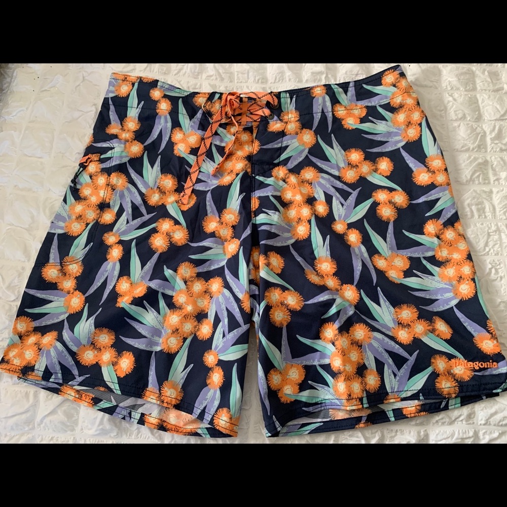 NWT women’s Patagonia boardshorts